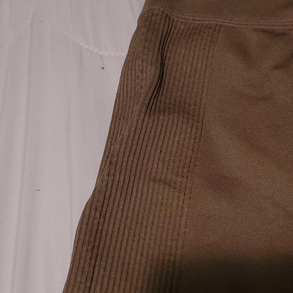 Seamless Ribbed Leggings - Picture 3 of 3